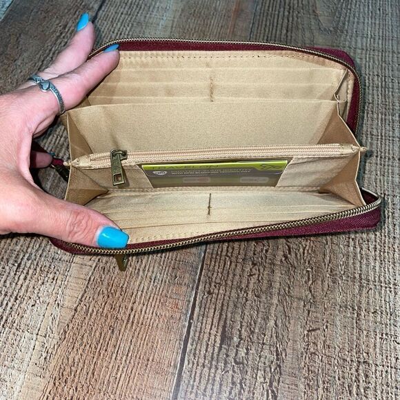 Travelon Maroon Nylon RFID Blocking Zip Around Wristlet Wallet - Picture 6 of 11